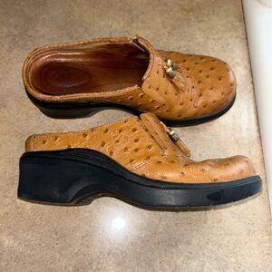 Ariat shoes - tan/brown ostrich leather clogs with tassels